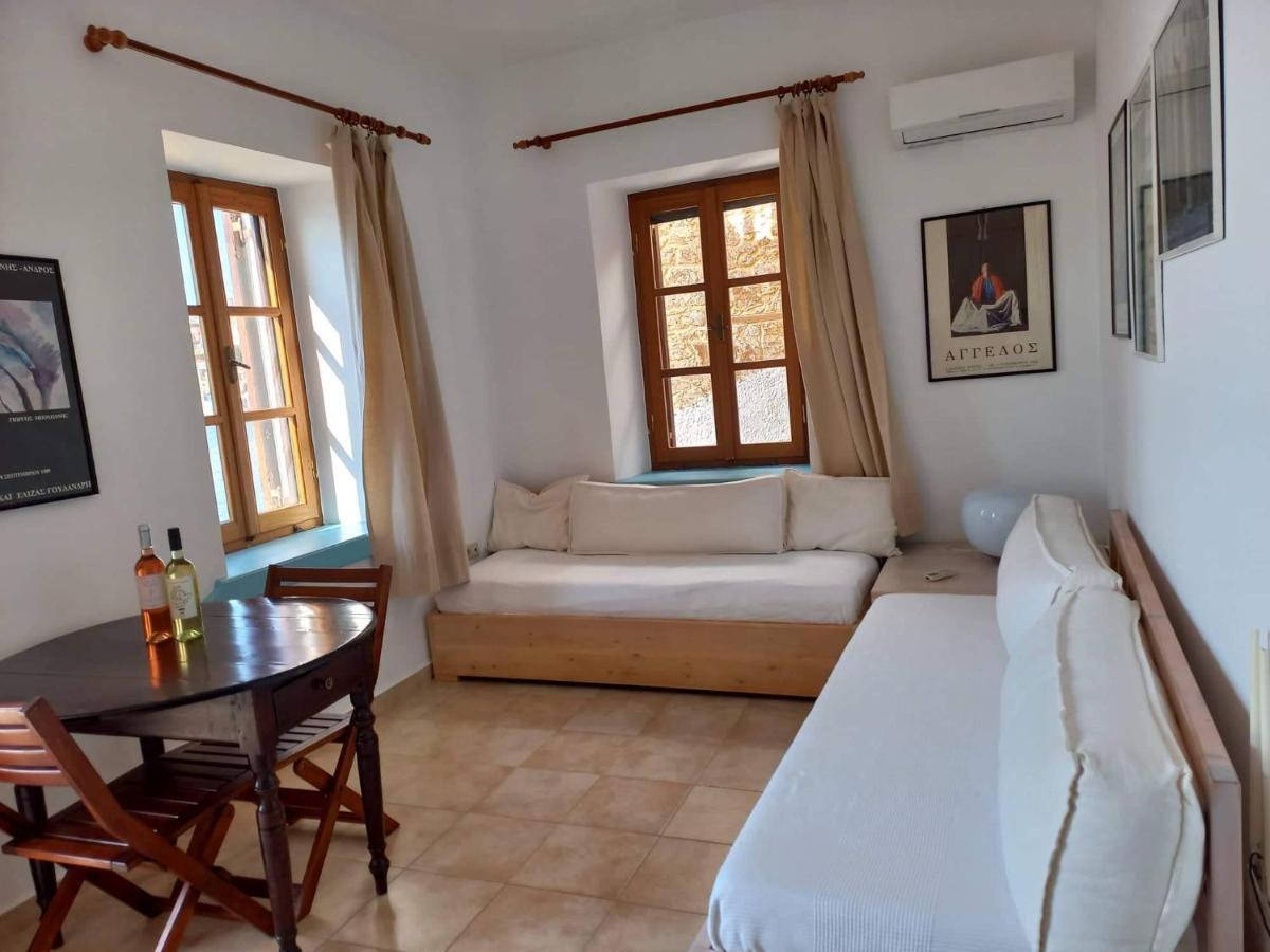 Villa Amalia Chalki Town Esterno foto