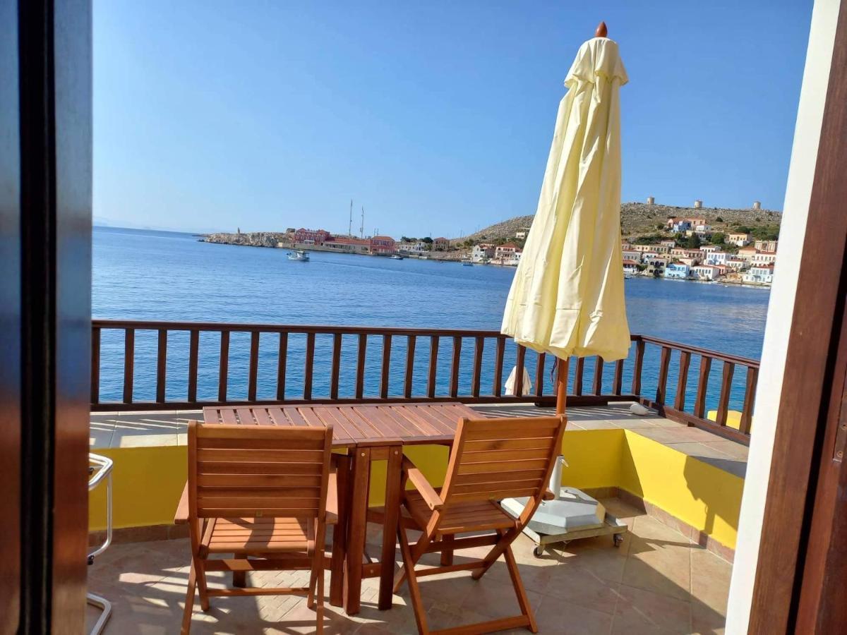 Villa Amalia Chalki Town Esterno foto