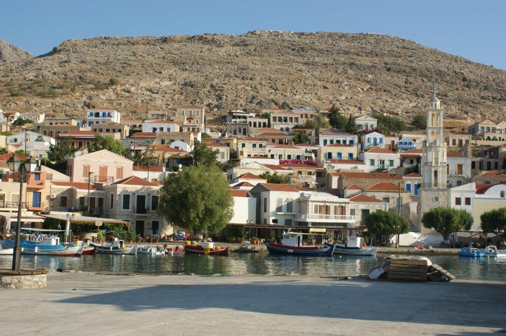Villa Amalia Chalki Town Esterno foto