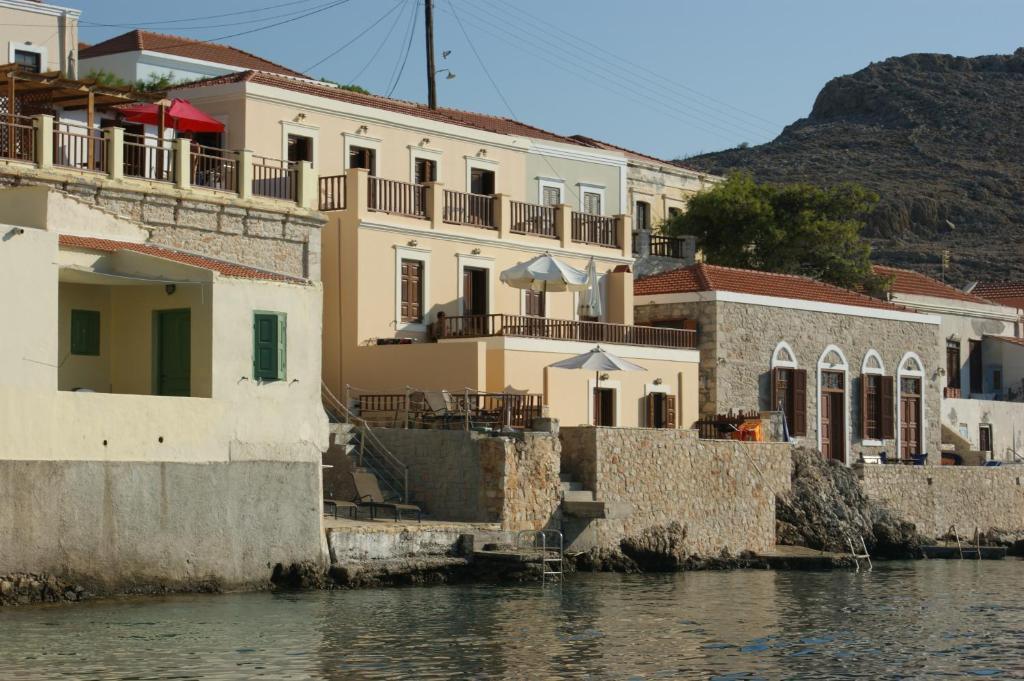 Villa Amalia Chalki Town Esterno foto