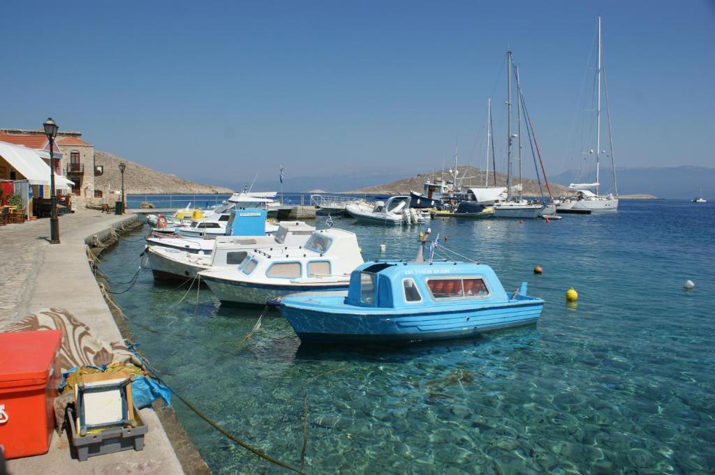 Villa Amalia Chalki Town Esterno foto