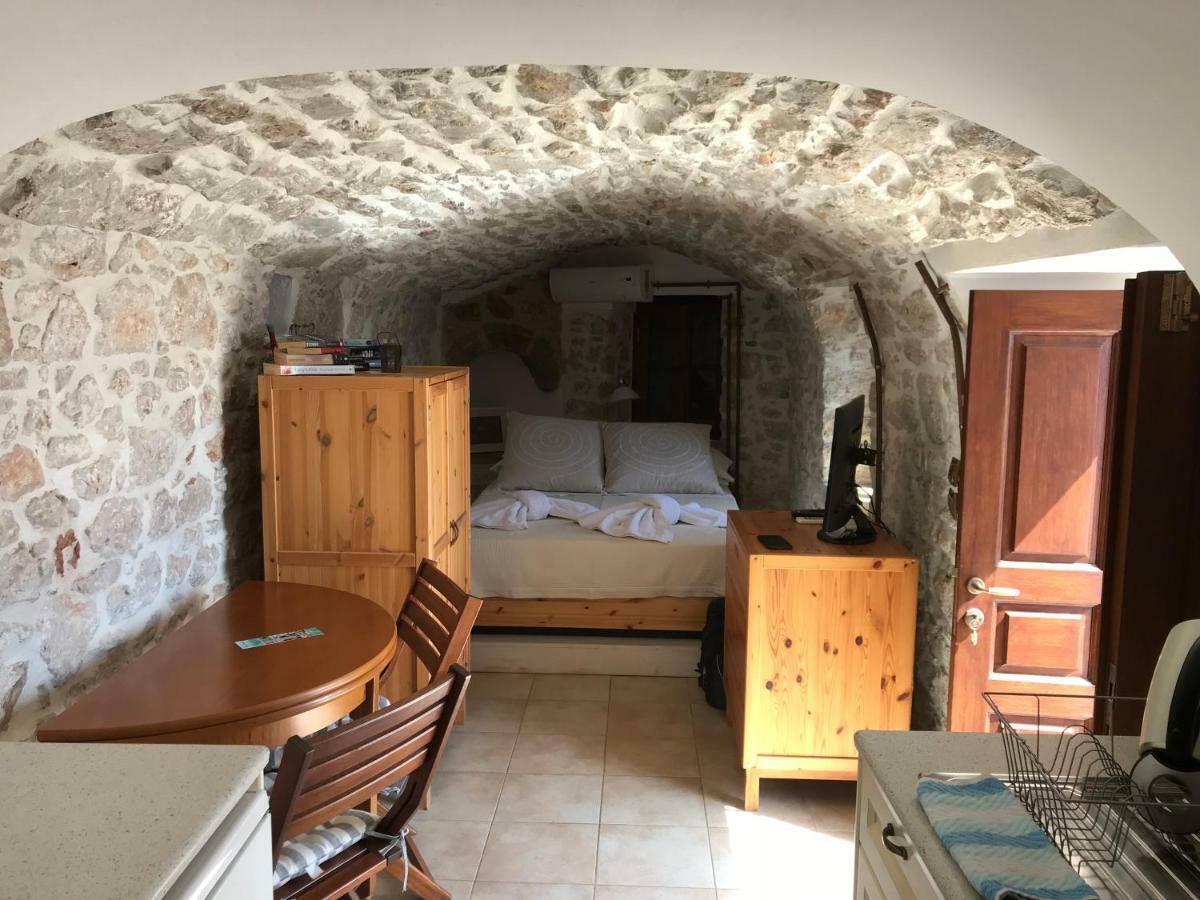 Villa Amalia Chalki Town Esterno foto