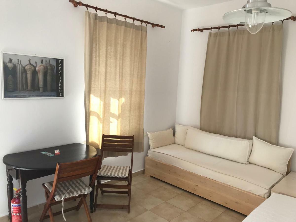Villa Amalia Chalki Town Esterno foto